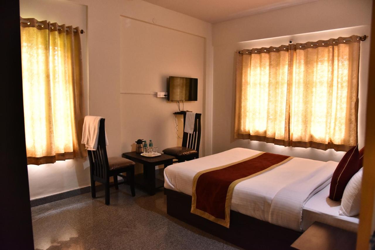 The Banjaara Suites Бангалор Экстерьер фото