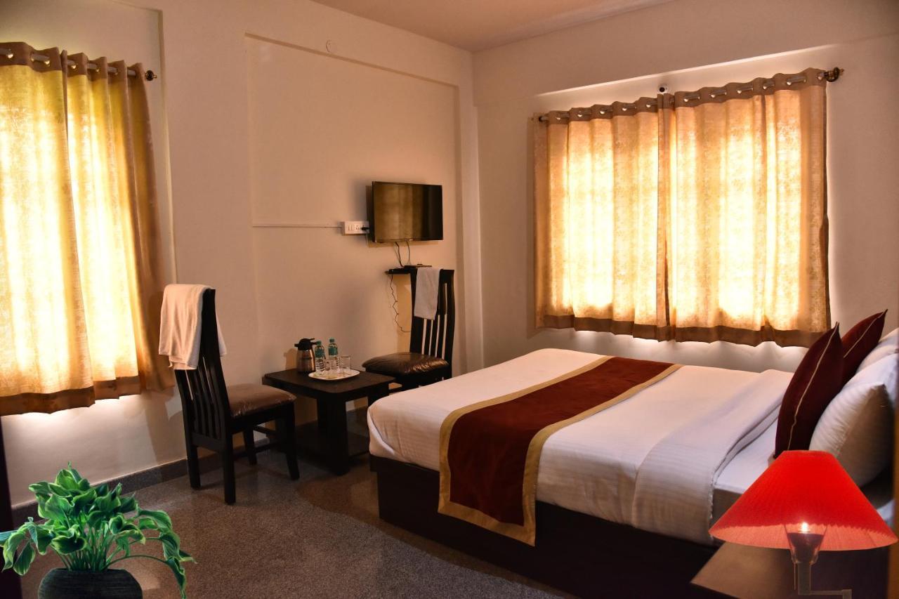 The Banjaara Suites Бангалор Экстерьер фото