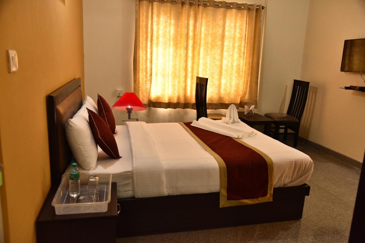 The Banjaara Suites Бангалор Экстерьер фото