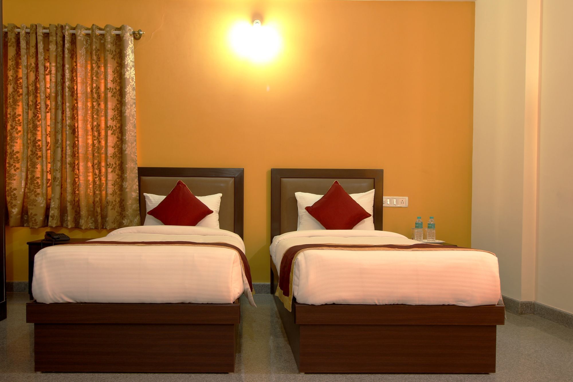 The Banjaara Suites Бангалор Экстерьер фото
