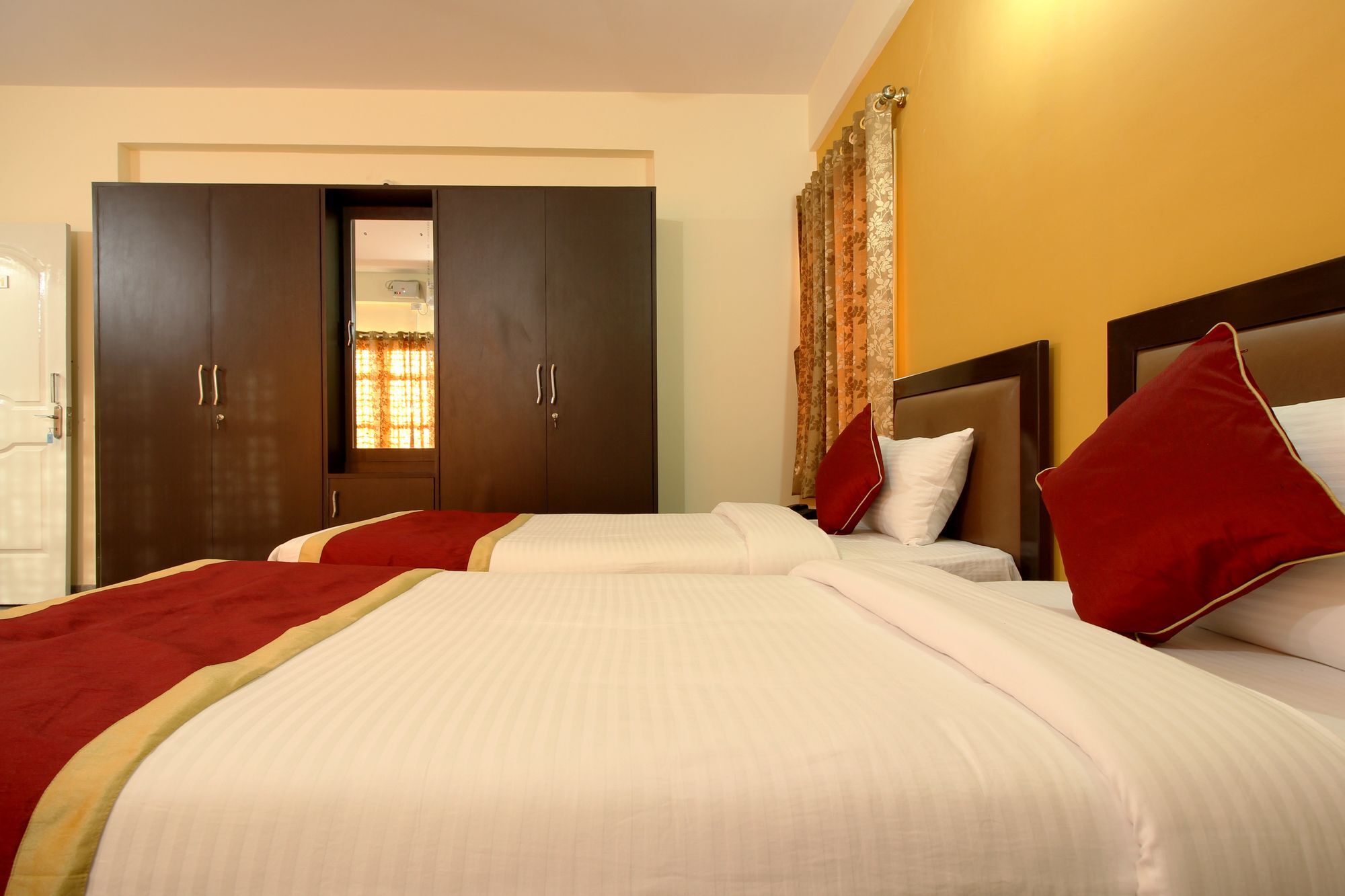 The Banjaara Suites Бангалор Экстерьер фото